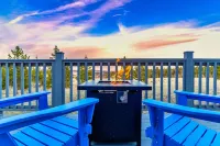 Black Wolf Cabin ~ Romantic Mountain Escape for 2