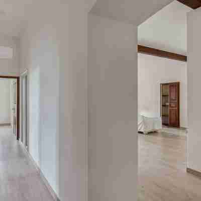 Authentic Corsica on the beach. 8-room apartment in family home. Others