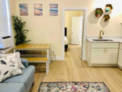 Charming Hideaway Steps to Beach and Ocean Center - Cozy Comfort