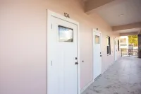 Newly Built SJ Residences 104–Modern 1-Bd in Venetian, Just Minutes to the Beach