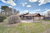 Pet-Friendly Camp Verde Home w/ Gas Grill! - parking