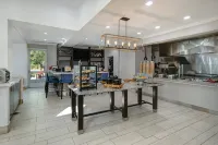 Hilton Garden Inn Detroit Metro Airport - Desayuno