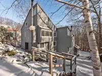 Spacious 4-bedroom townhome with amenities in Waterville Estates. Hotels in Campton
