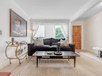 Trendy 3 bdrm, lakeside trails, 20 min to Toronto!