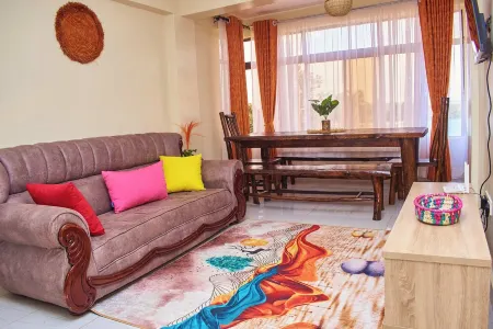 Ligen Suites - B6 Отели в г. Какамега