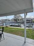 佛州哈德遜迷人的三臥室度假屋，Waterfront，配備WiFi和空調