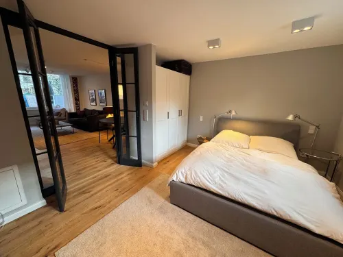 Very nice apartment quiet location with good parking and terrace Hotel di Kleinmachnow