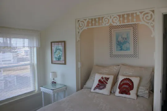 HIGH TIDE OCEAN FRONT BOOK NOW  FOR 2026