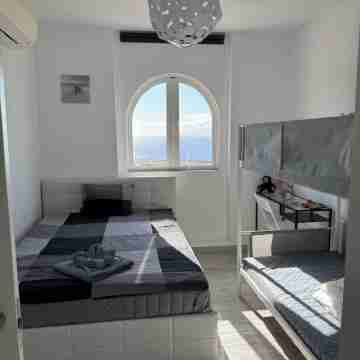 Modern vacation suite with sea view Rooms