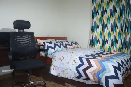 Modern Home w/ Elevator & Backup generator-DSTV+WIFI