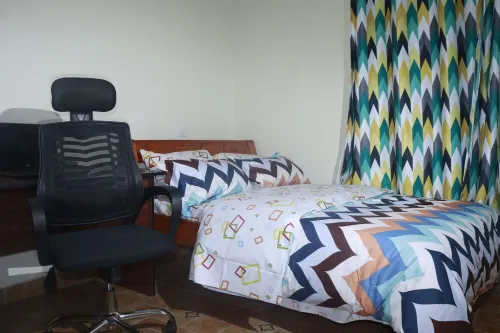 Modern Home w/ Elevator & Backup generator-DSTV+WIFI