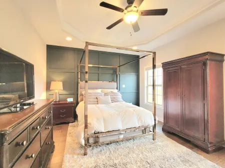 Perfect ranch style home for the Bourbon Trail w/ screened-in porch