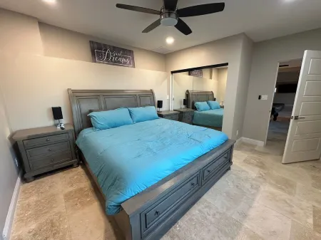 Spacious 5 bed/5 bath house at Superstition Mountains. Hiking. Pool. Spa. Views!