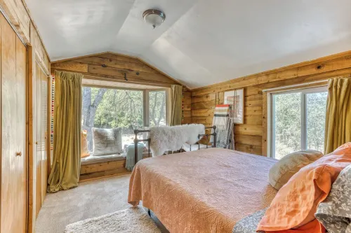 Cozy Cabin "Hygge" Getaway- Explore the Gorge
