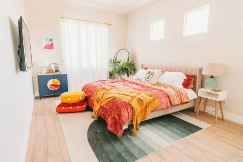 Pomelo · Large 4BD, heated pool, hot tub