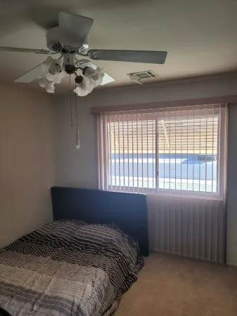 Nice home for rent in a quiet area close to Scottsdale and Glendale  area.  Open