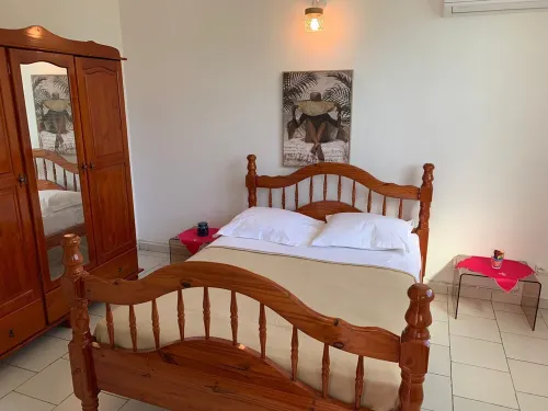 La Terrasse des Manguiers: Logement Indépendant Avec Terrasse vue mer Hotels in Pointe-Noire