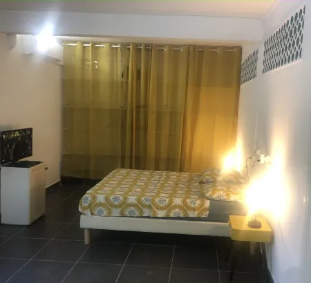 Cosy studio with pool