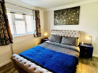 Beautiful, fully equipped, pet friendly 3 bedroom house in Shakespeare County. Hotels in Alcester