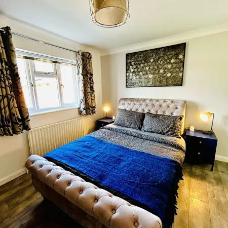 Beautiful, fully equipped, pet friendly 3 bedroom house in Shakespeare County. Отели в г. Альчестер