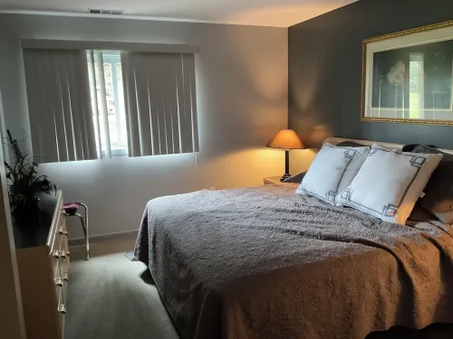 Family size condo with lake views and family friendly 9-hole golf course. Hotels in Spider Lake