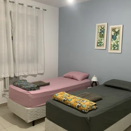 Apartment in front of the beach and the Santos aquarium. Pets allowed