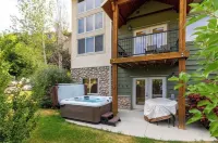 Mountain Paradise: Townhome Living at the Crossroads of Ski and Golf-Sleeps 10+ Các khách sạn ở Wolf Creek