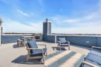 Waterfront living in this completely renovated waterfront home! Hotels in Brick