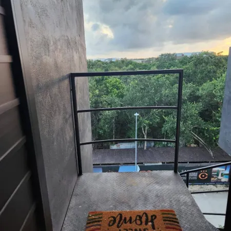 ¡bello Zen PH 2 Terraces for 4 People!