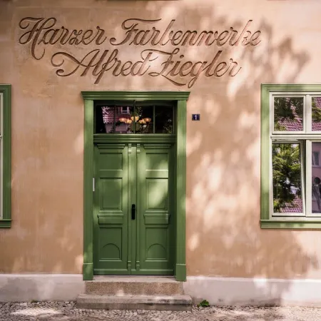 Spend the night in a monument, heavenly bed in the middle of the old town