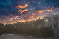 Charming 3-bedroom townhome with AC and WiFi in peaceful Abokobi Hills-Berekuso