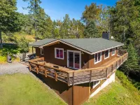 Rangeley Lake House with lake access & views, Saddleback 15min, outdoor paradise Hotels in Rangeley