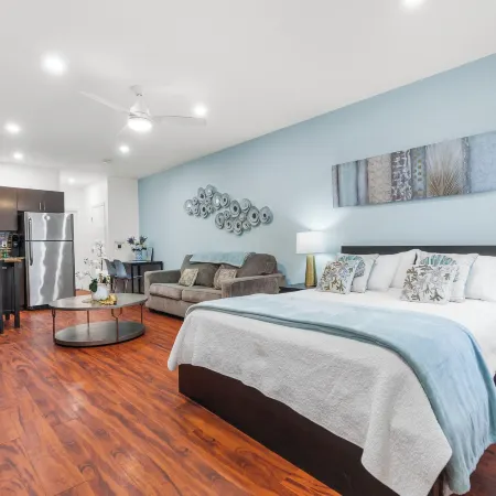 The Pearl Beachside Apartments on Hollywood Beach