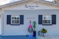 Welcome to the Jungle- Triplex across the street from the beach, heated pool