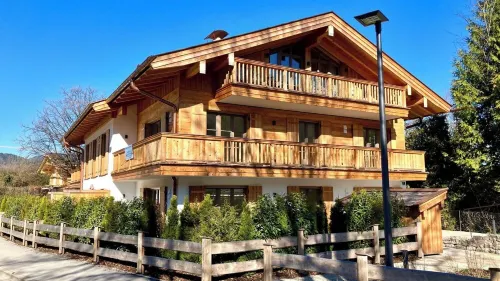 Leos Wallbergblick 2 - Holiday apartment in Rottach-Egern am Tegernsee Hotels in Rottach-Egern