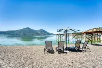Lakefront Cabin on Silverado Beach