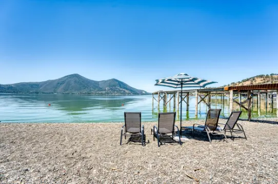 Lakefront Cabin on Silverado Beach