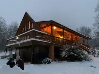 NEW Luxury Cabin in Green River Highlands 5 minutes to TIEC-Private/Gated