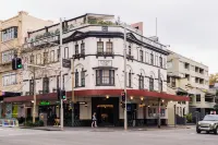 The Strand Hotel Các khách sạn ở Darlinghurst