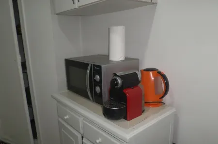 In the heart of the city Close to the metro Bus stop Taxi stop Museums Post Office Отели рядом с достопримечательностью «La Vigie Alger»