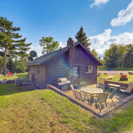 Hayward Retreat on the Chippewa Flowage w/ Dock!