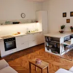 Mona Lisa Apartment, la Place Magic