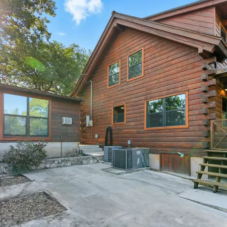 Frio Rivers Edge In The Heart Of Hill Country 3 Bedroom Cabin