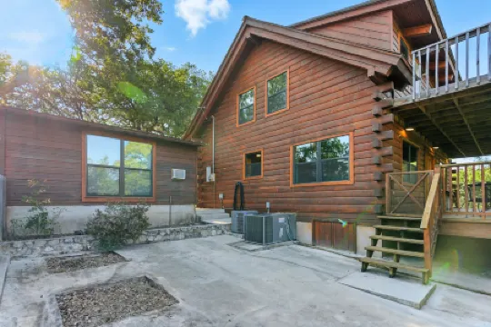 Frio Rivers Edge In The Heart Of Hill Country 3 Bedroom Cabin