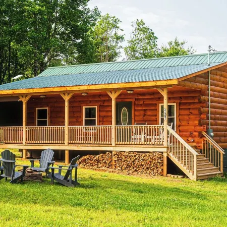 Chantilly Ridge. Hot Tub, Wifi, Near Blue Ridge Parkway