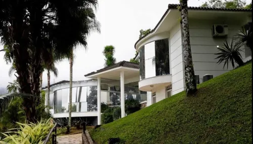 Luxury home with magnificent views