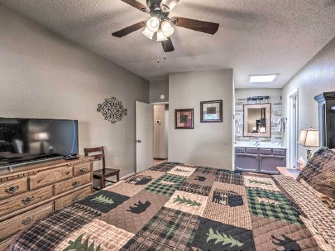 Alto Condo with Deck 2 Mi to Ruidoso Winter Park!