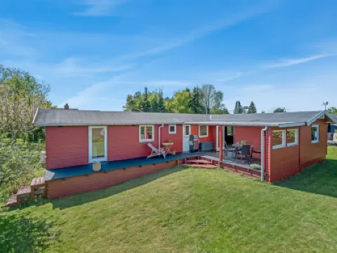 "Oona" - 700m from the sea Hotels in 