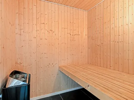 "Trena" - 1.2km to the Fjord