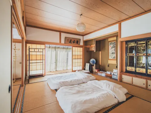 AKIYATO Sea Side Tsubaki (Moremotto Sakasama Dog Resort) Các khách sạn ở Sado